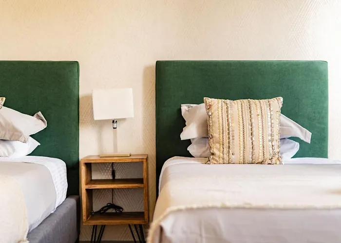 Mid-century Gem Prime Location Near Dining & Shops Apartamento