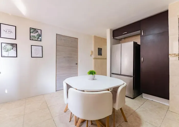 Mid-century Gem Prime Location Near Dining & Shops México DF